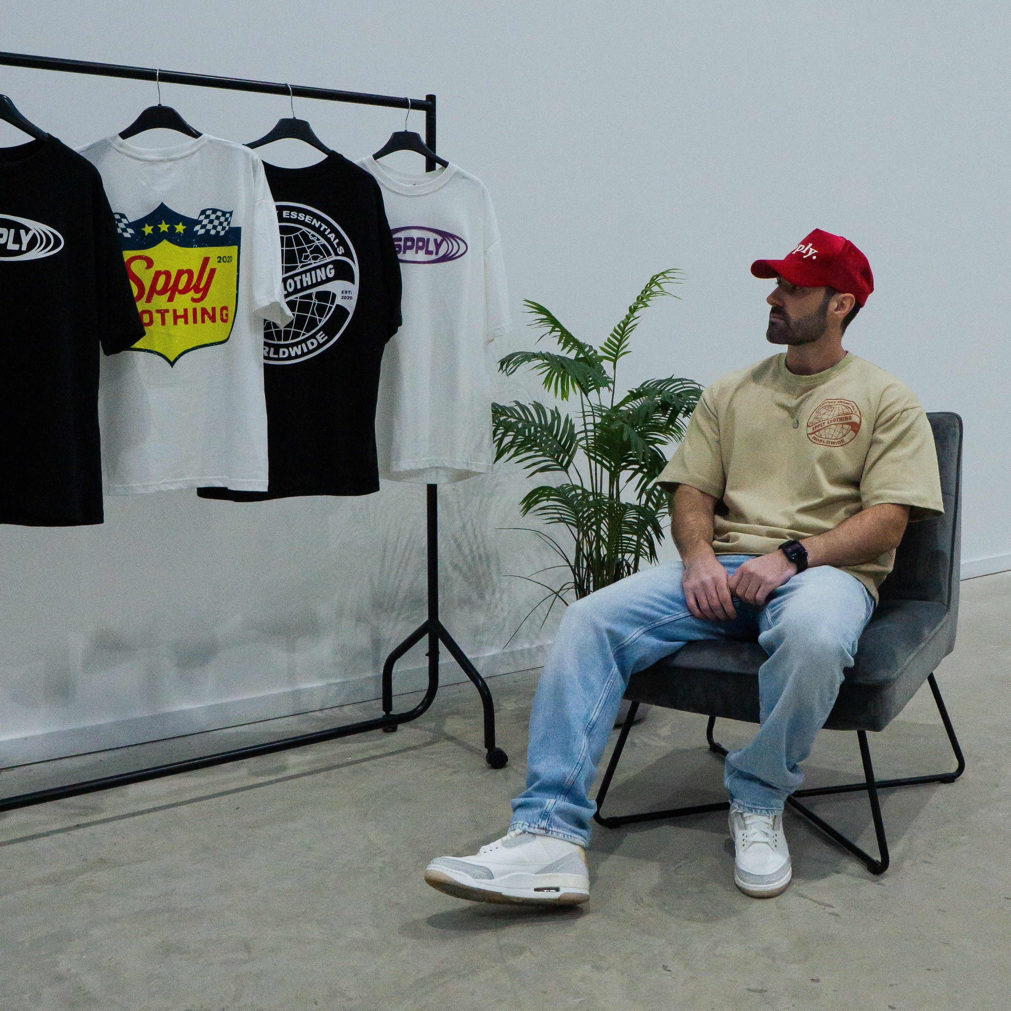 SPPLY Worldwide T-Shirt Beige