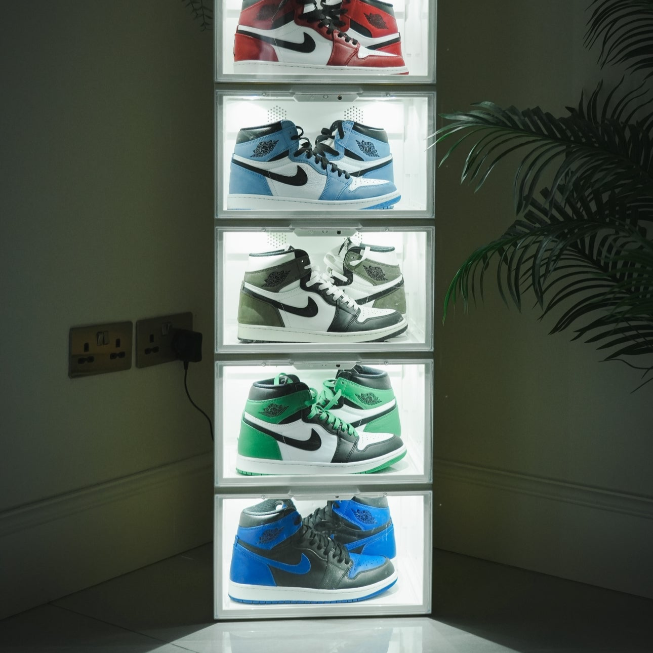 STACK V2 LED Sneaker Display Crate - White