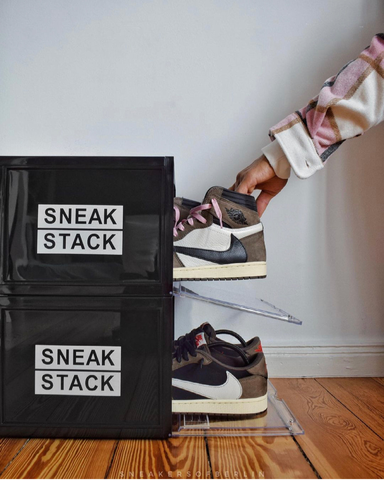 SNEAK STACK, SNEAK SPPLY, Travis Scott Jordan 1, Jordan 1 Low Travis Scott sneaker display crates stackable 